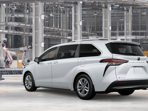 New 2026 Toyota Sienna Limited image 6