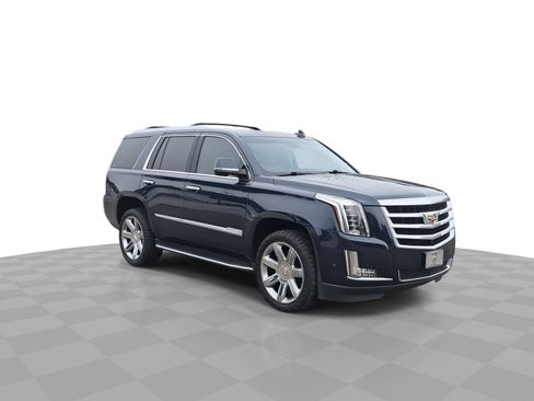 Certified 2019 Cadillac Escalade Luxury RWD image 2