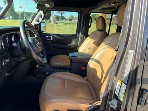 Used 2018 Jeep Wrangler Unlimited Sport S AWD/4WD image 16