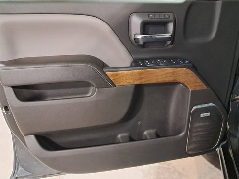 Used 2018 Chevrolet Silverado 1500 LTZ w/ Sport Package image 6