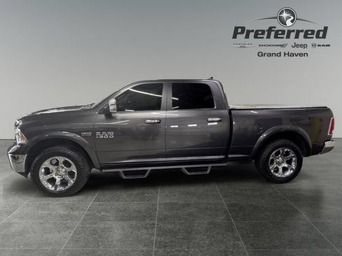 Used 2016 RAM 1500 Laramie w/ Convenience Group AWD/4WD image 10