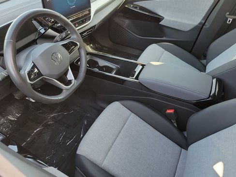 Used 2023 Volkswagen ID.4 Pro image 4