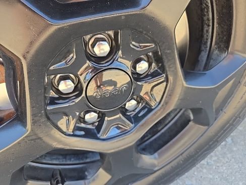 Used 2023 Jeep Compass Trailhawk AWD/4WD image 29
