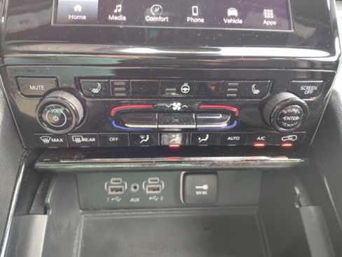 Used 2023 Jeep Grand Cherokee L Laredo AWD/4WD image 26