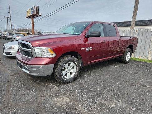 Used 2019 RAM 1500 Classic SLT AWD/4WD image 4