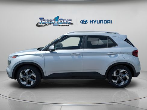Used 2022 Hyundai Venue SEL FWD image 5
