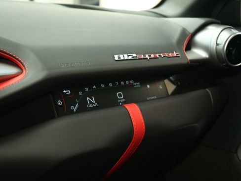 Used 2019 Ferrari 812 Superfast RWD image 16