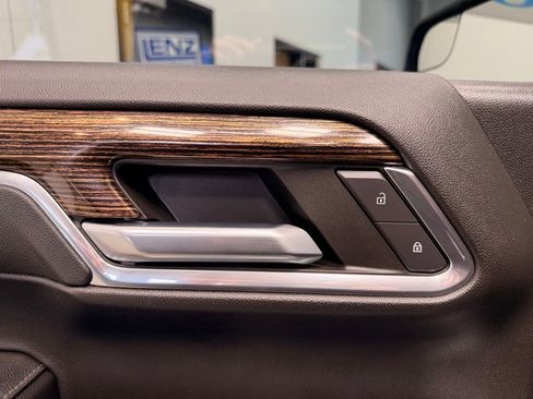 Used 2024 GMC Sierra 1500 Elevation image 25