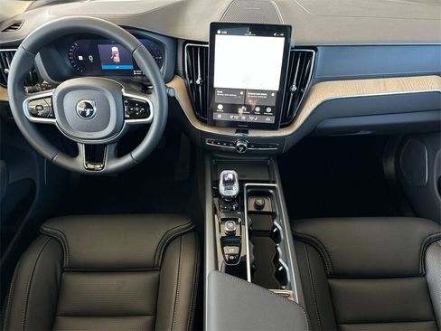 New 2026 Volvo XC60 T8 Ultra w/ Climate Package PRO image 12