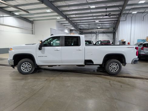 Used 2020 Chevrolet Silverado 2500 LT AWD/4WD image 5