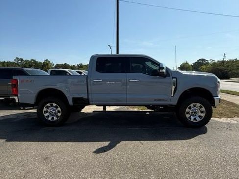 Used 2025 Ford F250 Lariat w/ Chrome Package AWD/4WD image 3