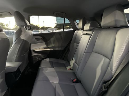 Used 2024 Toyota Venza XLE image 23