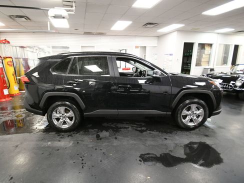 Used 2025 Toyota RAV4 XLE image 8