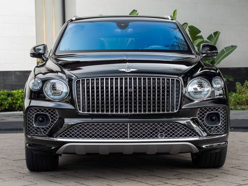 Used 2023 Bentley Bentayga Extended Wheelbase image 47