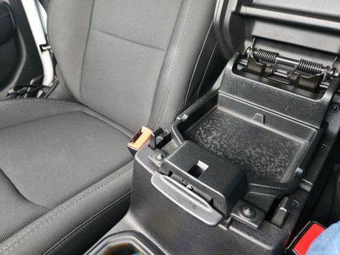 Used 2018 Jeep Wrangler Sport image 37