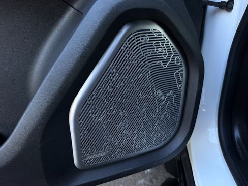 Used 2025 GMC Hummer EV 2X w/ Extreme Off-Road Package image 44