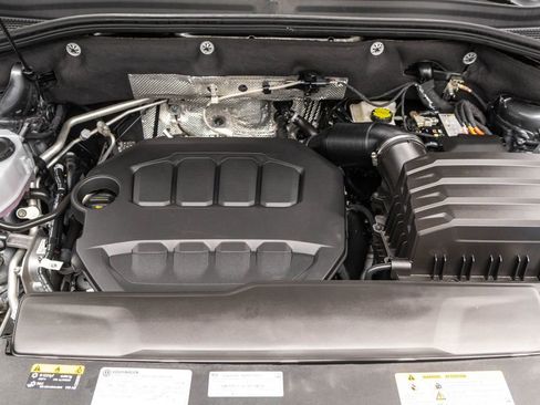 Certified 2025 Volkswagen Atlas SEL Premium R-Line image 39