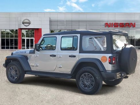 Used 2018 Jeep Wrangler Unlimited Sport image 7