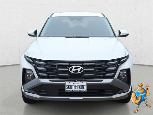 Certified 2026 Hyundai Tucson SE image 2