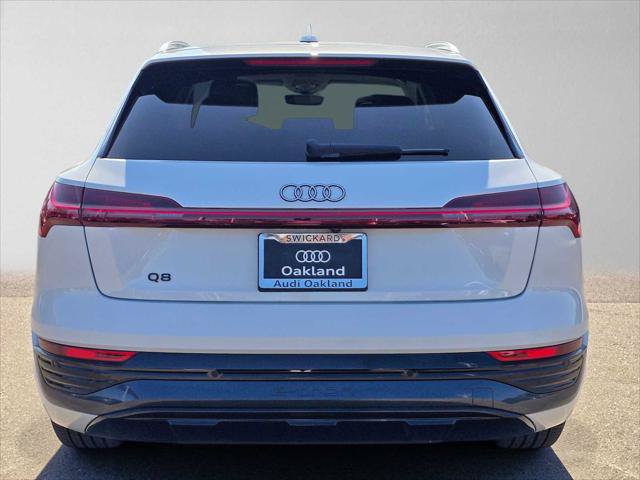 Used 2024 Audi Q8 e-tron Premium Plus w/ Premium Plus Package AWD/4WD image 4