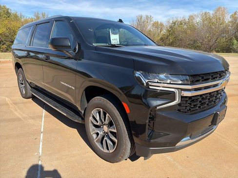 Used 2023 Chevrolet Suburban LS w/ Driver Alert Package image 1