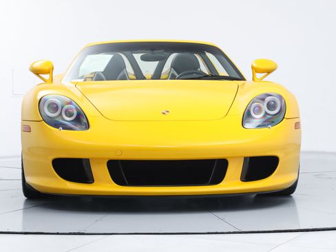 Used 2005 Porsche Carrera GT RWD image 10