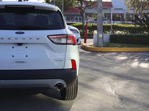 Used 2022 Ford Escape SE w/ Convenience Package image 13
