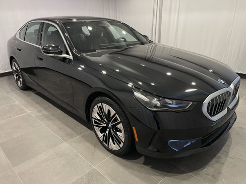New 2026 BMW 530i xDrive w/ Premium Package AWD/4WD image 3