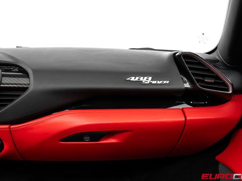 Used 2018 Ferrari 488 Spider RWD image 37