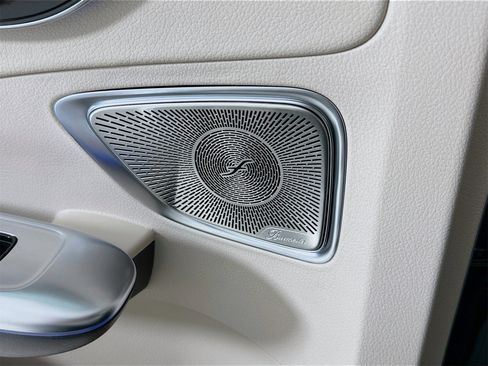 Used 2025 Mercedes-Benz C 300 Sedan image 28