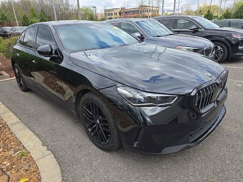 Used 2024 BMW 530i w/ Premium Package image 2