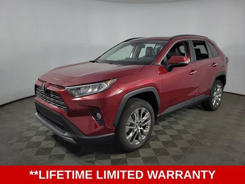 Used 2020 Toyota RAV4 Limited FWD image 3