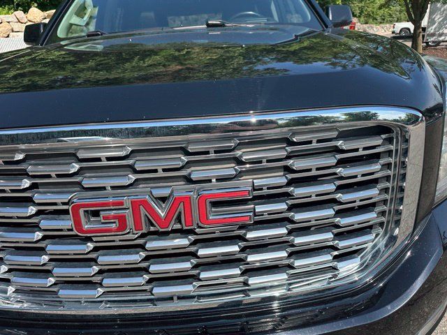 Used 2018 GMC Yukon Denali w/ Denali Ultimate Package AWD/4WD image 9