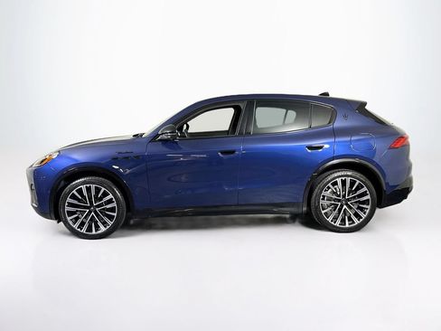 Used 2025 Maserati Grecale Modena AWD/4WD image 3