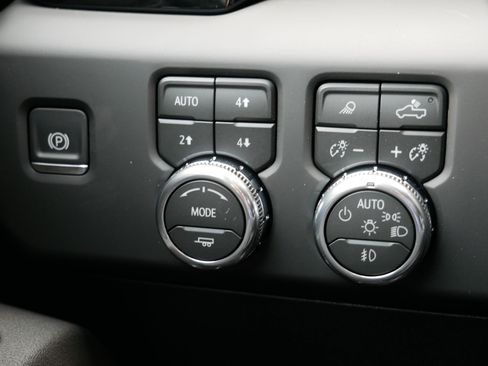 New 2026 GMC Sierra 3500 AT4 w/ AT4 Premium Plus Package AWD/4WD image 23
