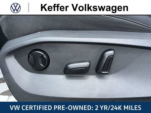 Certified 2023 Volkswagen Taos SE FWD image 22