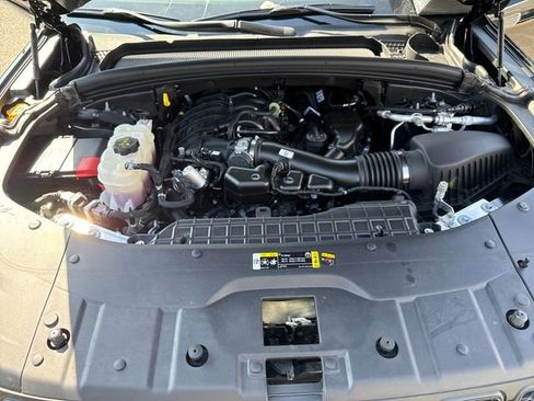 Used 2024 Jeep Grand Cherokee Altitude AWD/4WD image 29