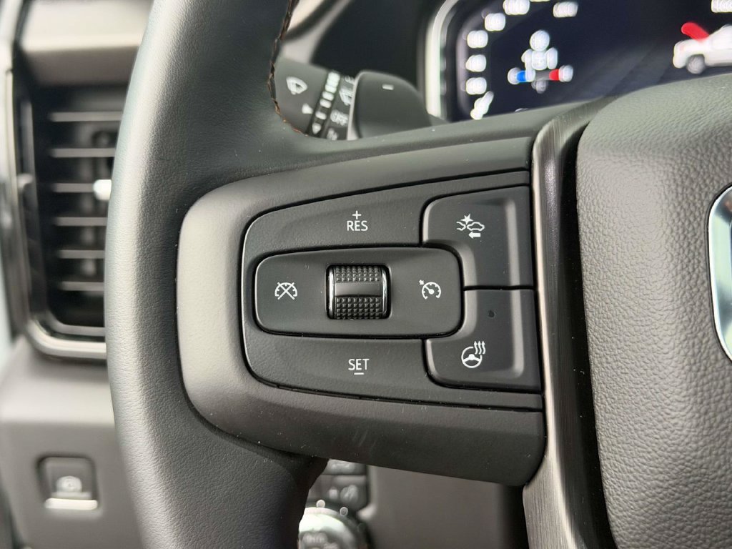 Used 2025 GMC Sierra 1500 AT4 w/ AT4 Premium Package AWD/4WD image 30