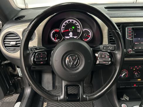 Used 2018 Volkswagen Beetle 2.0T Coast w/ Coast Lighting Package FWD image 14