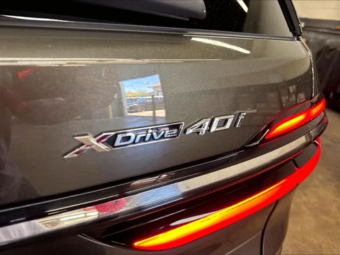 Used 2023 BMW X7 xDrive40i w/ Dynamic Handling Package AWD/4WD image 11