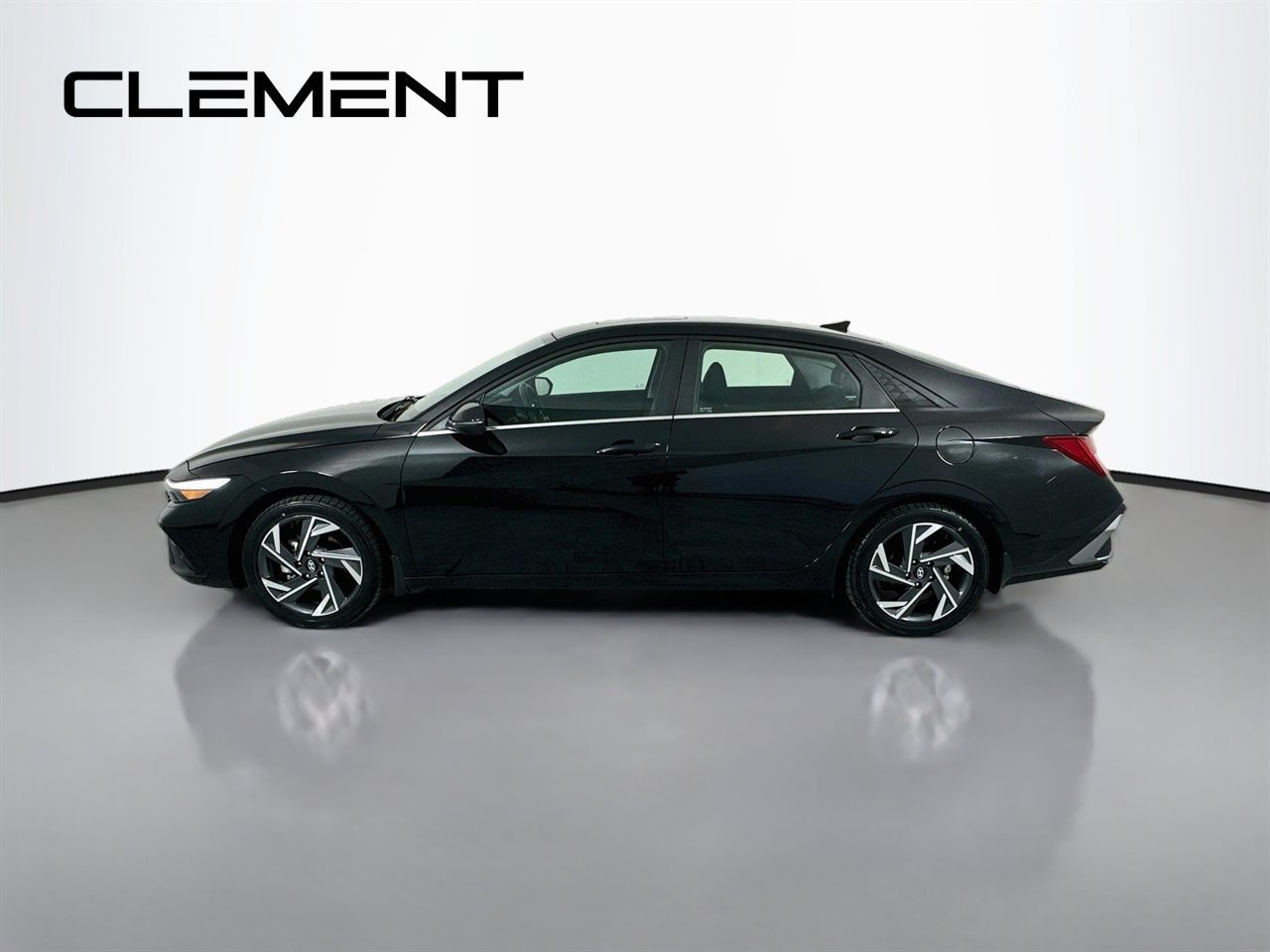 Used 2024 Hyundai Elantra Limited FWD image 6