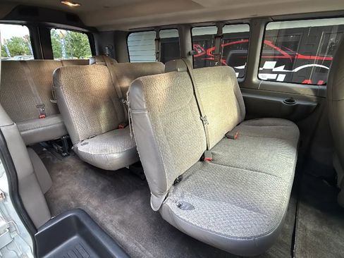 Used 2016 Chevrolet Express 2500 LT w/ LT Preferred Equipment Group image 8