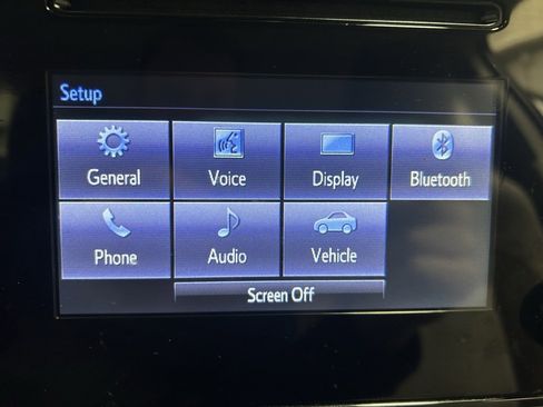 Used 2018 Toyota Corolla LE image 16