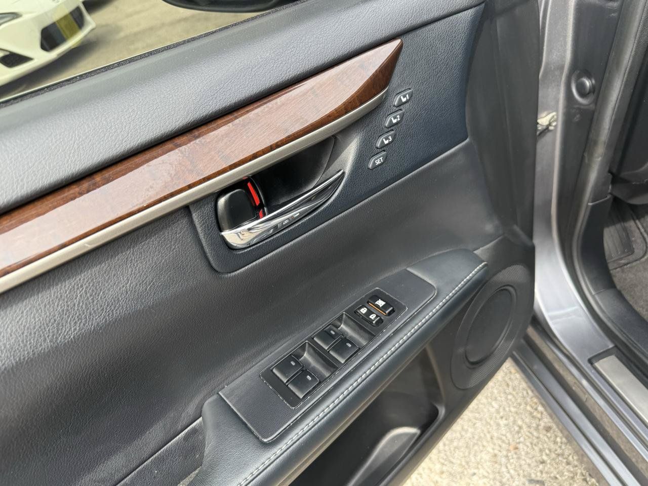 Used 2014 Lexus ES 350 w/ Premium Package FWD image 13