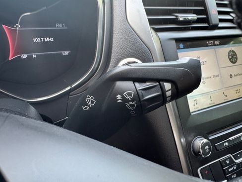 Used 2017 Ford Fusion SE w/ Equipment Group 201A FWD image 30