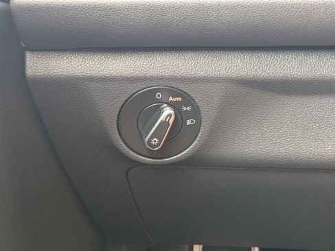 Certified 2025 Volkswagen Jetta Sport FWD image 24