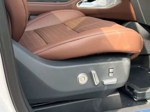 New 2026 Lincoln Nautilus Reserve AWD/4WD image 8