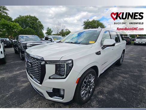 Used 2023 GMC Yukon XL Denali Ultimate w/ LPO, Floor Liner Package AWD/4WD image 6