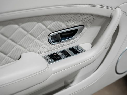 Used 2017 Bentley Continental GT image 65