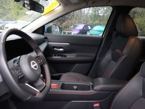 Used 2025 Nissan Kicks SR image 10